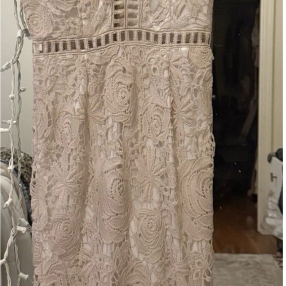 Love By Design Cream Sheath Dress Short Sleeve V-Neck - Picture 6 of 7